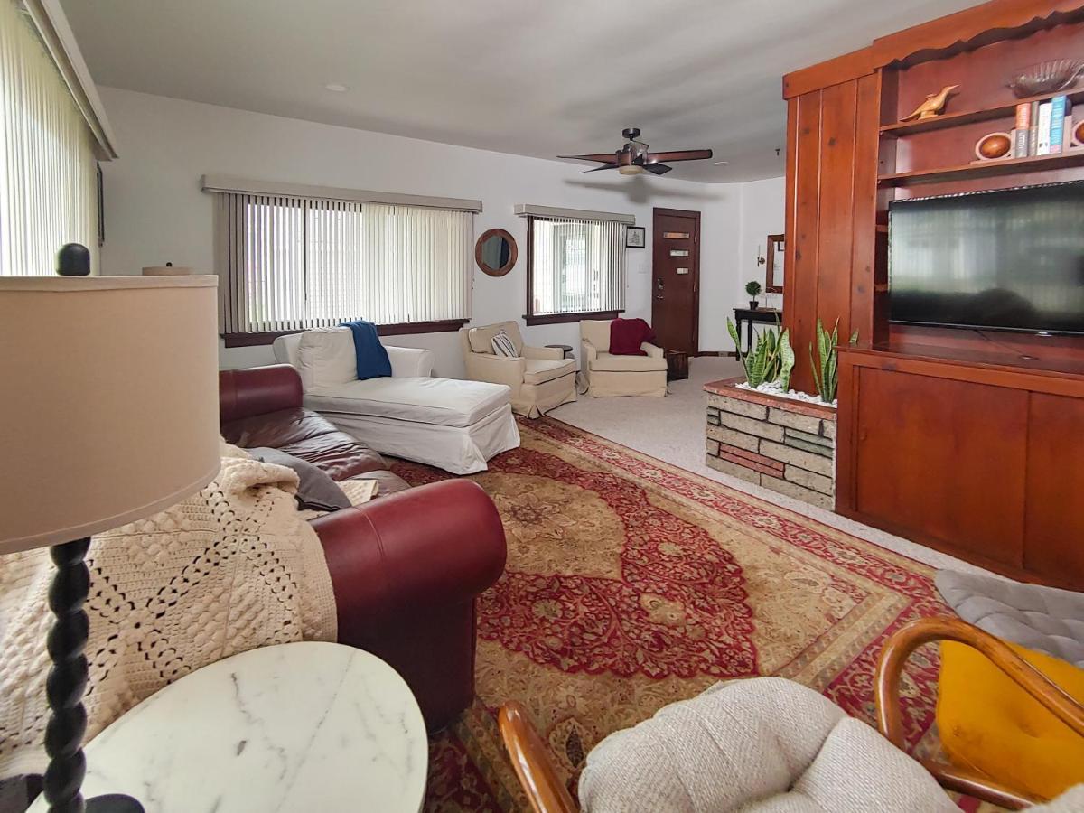 Huge Historic, W/Large Yard & Close To Beach Манистий Екстериор снимка